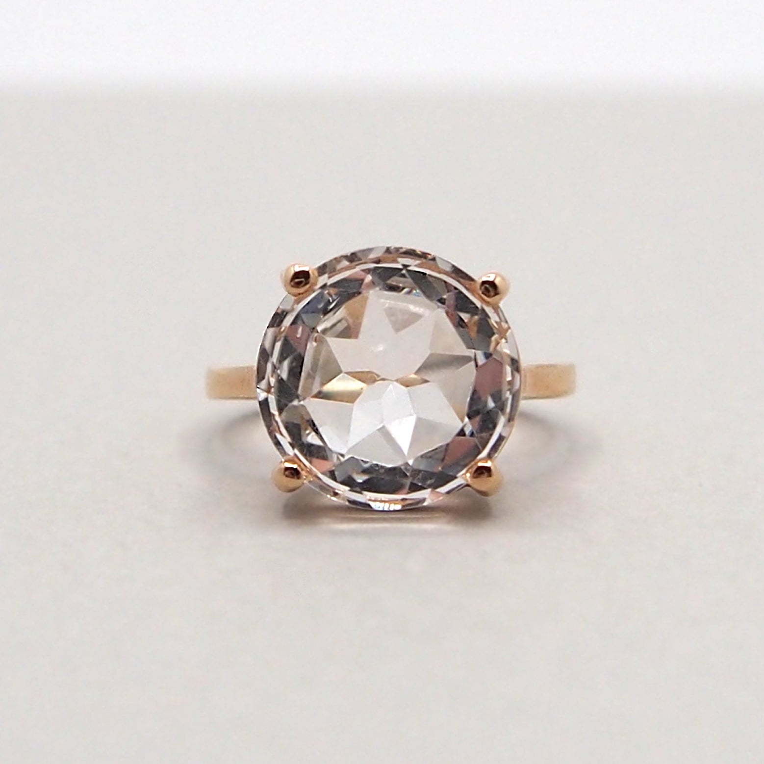 The round Ring - Quartz