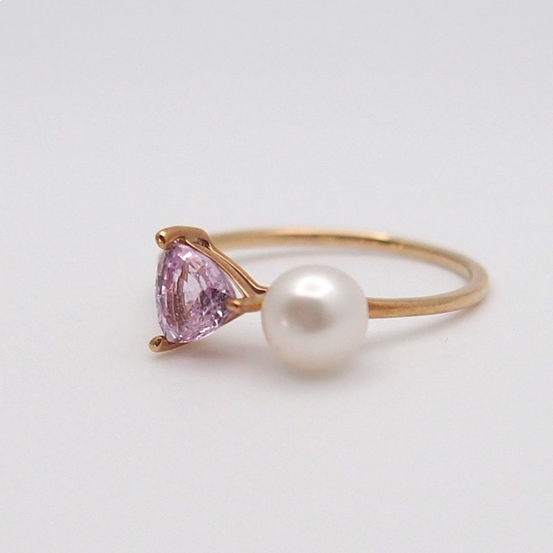 Trilliant Cut × Pearl  Ring