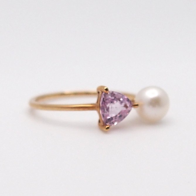 Trilliant Cut × Pearl  Ring