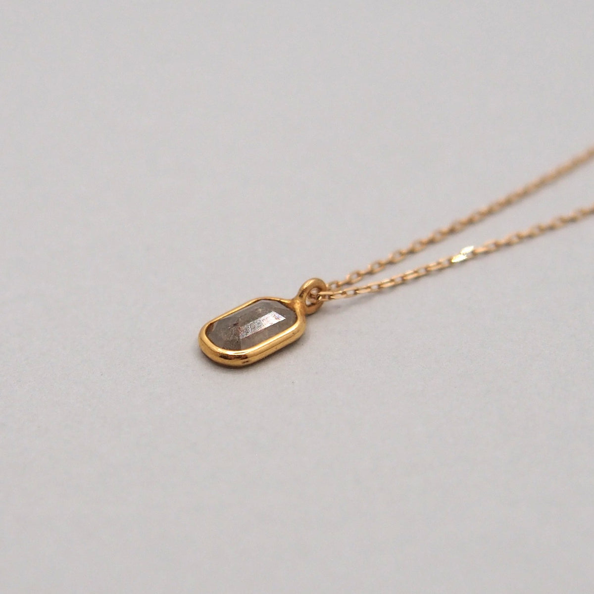 K18 Diamond drop Necklace (Gray)