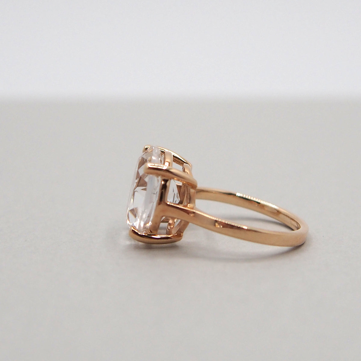 The round Ring - Quartz